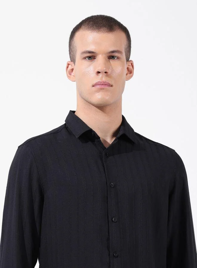 The Indian Garage Co Men Regular Fit Textured Cutaway Collar Full Sleeves Shirt